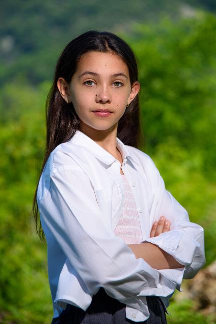 girl with striking eyes