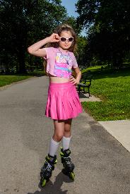 preteen roolerblader posing